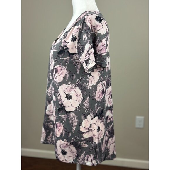 NEW LuLaRoe Womens Knit Tunic Top S Short Sleeve Gray Pink Floral Scoop Neck - Picture 2 of 7